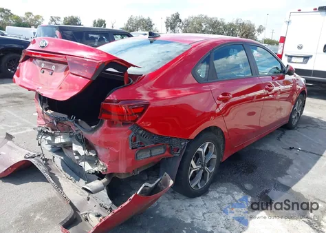 2021 Kia Forte Lxs z USA, uszkodzony, nr VIN 3KPF24AD3ME263805